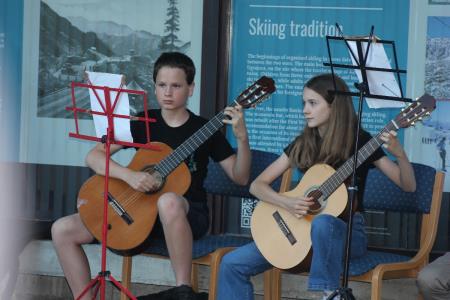 POD LIPO NA PREDVEČER DNEVA DRŽAVNOSTI 18